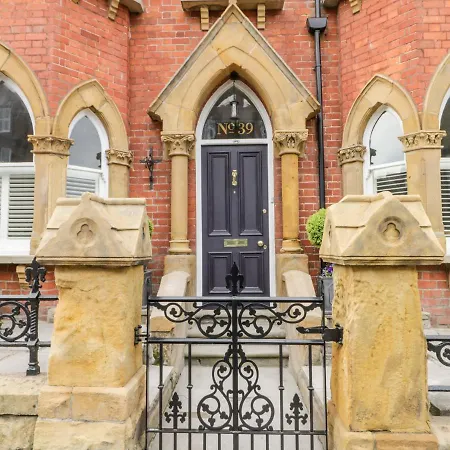 Holiday home 39 West Street Scarborough